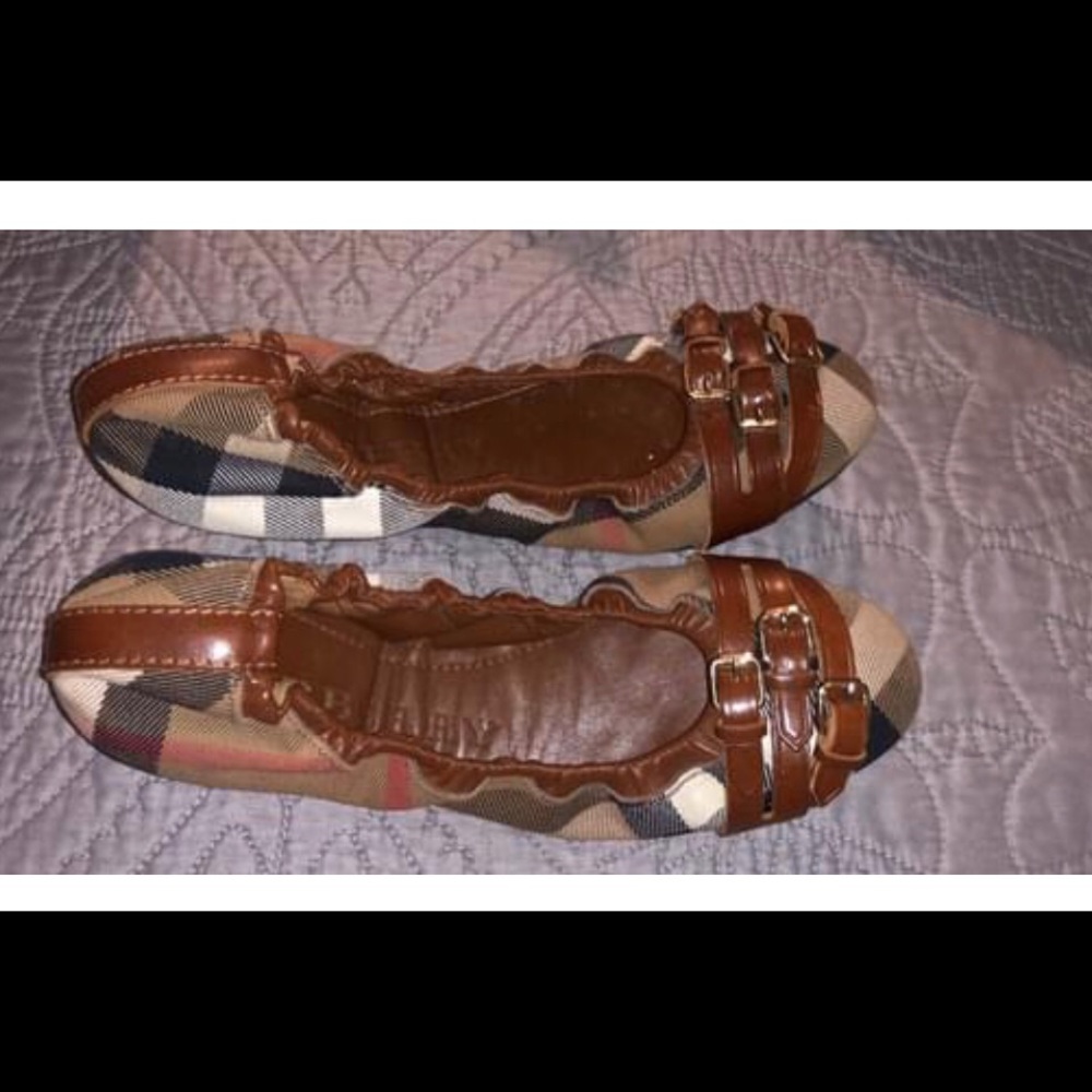 Burberry flats size 38 which is 7 1/2 to 8.